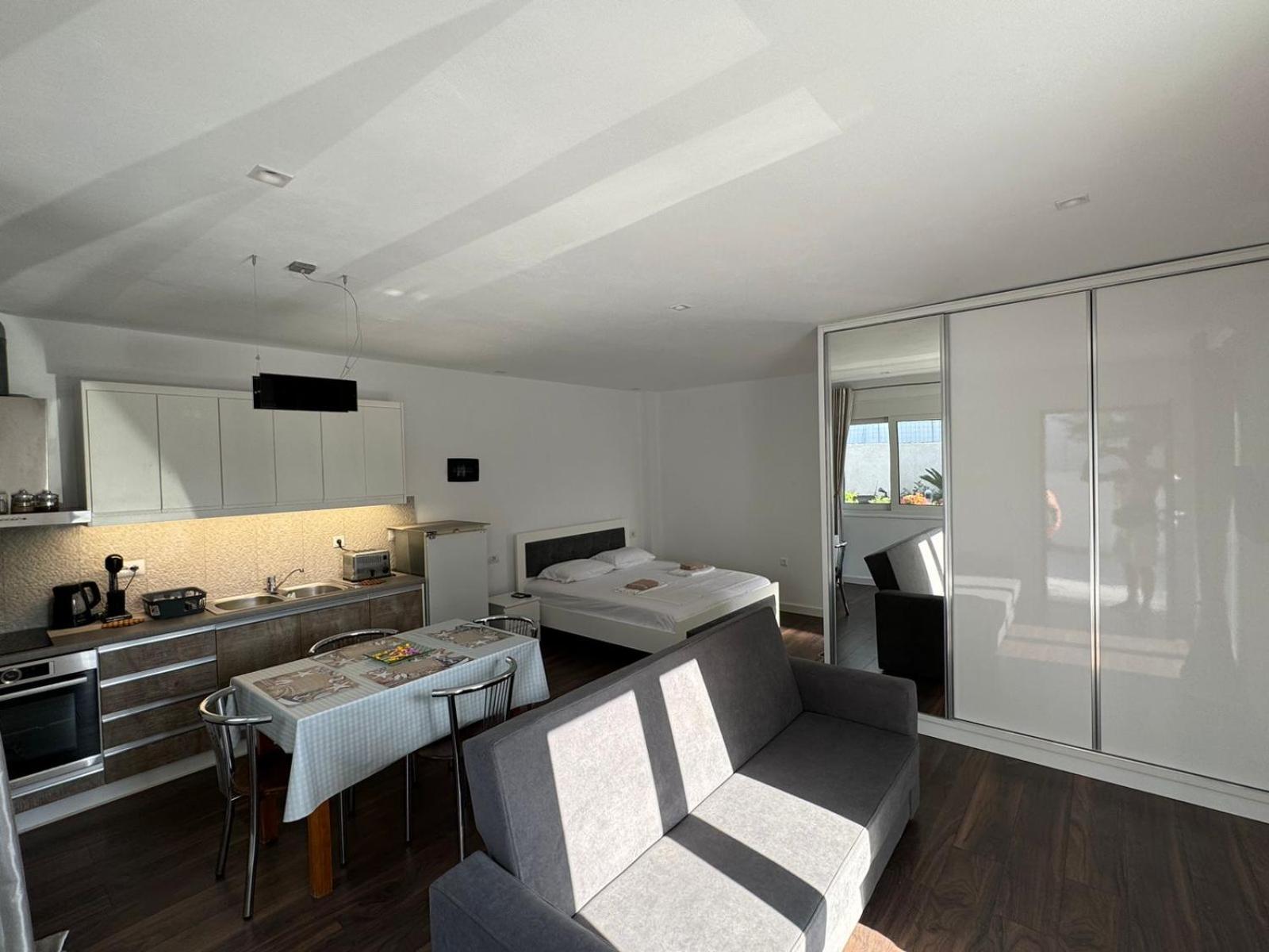 Sulozeqi Apartments Ksamil Exterior foto
